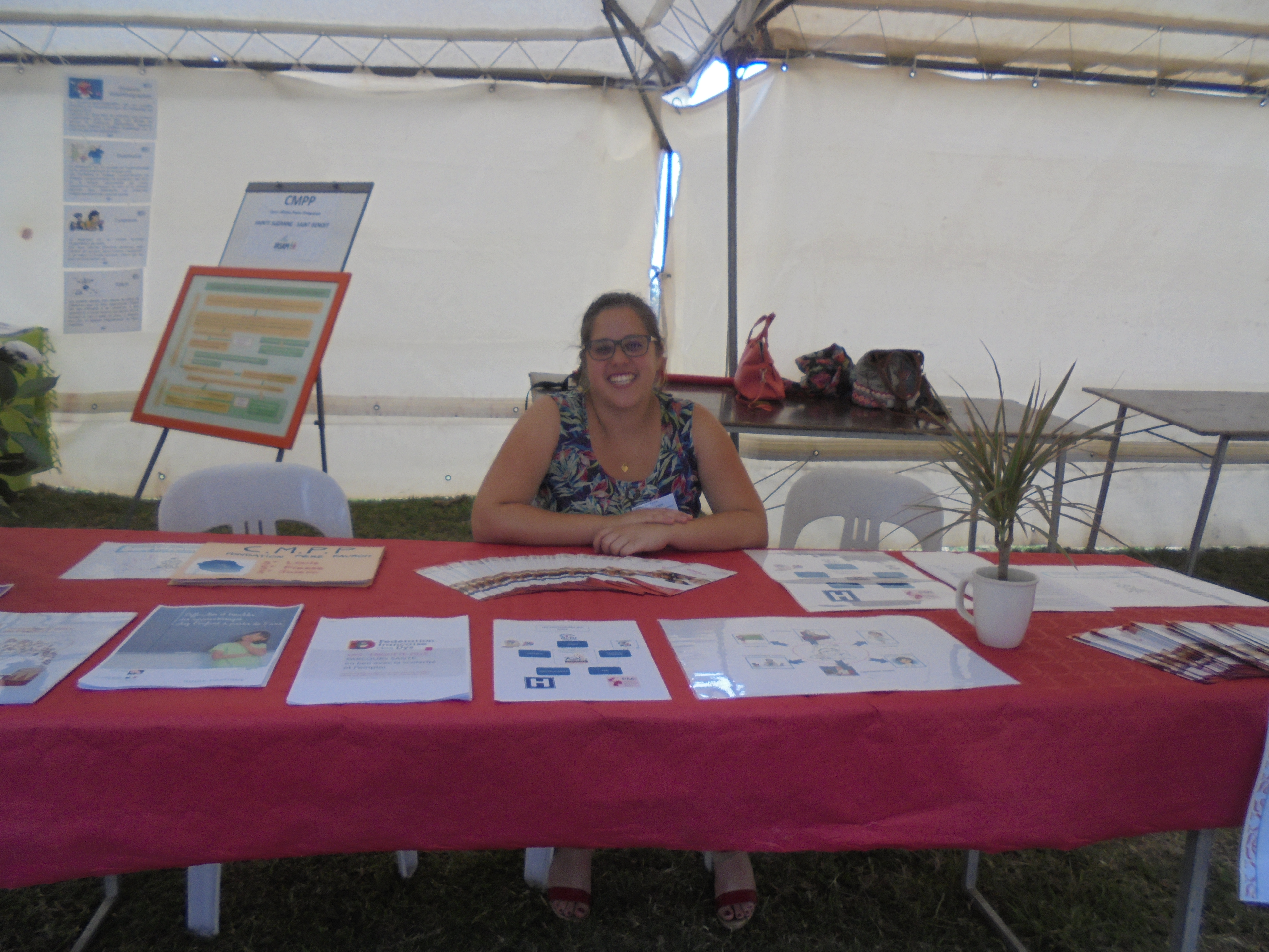 Photo Journee Nationale des DYS 2017 - 32 - Stand Centre Medico Psycho Pedagogique de la Fondation Pere Favron .JPG